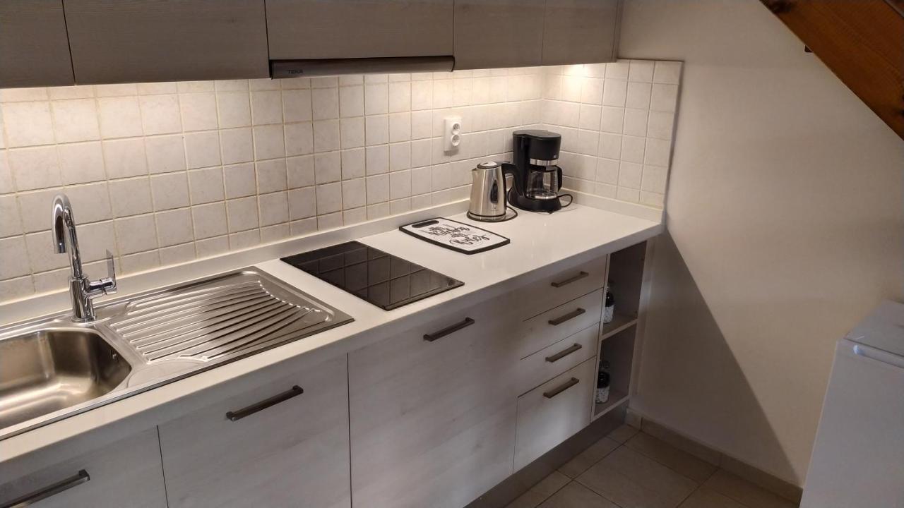 Uni Island - City Center Suites Ираклион Экстерьер фото