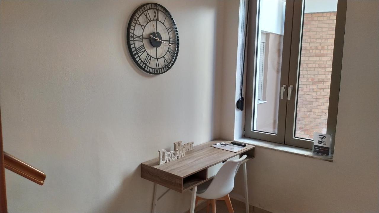 Uni Island - City Center Suites Ираклион Экстерьер фото